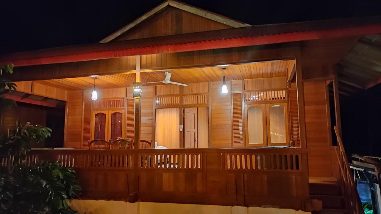 Bunaken Villa Queen'S Dive Manado Esterno foto