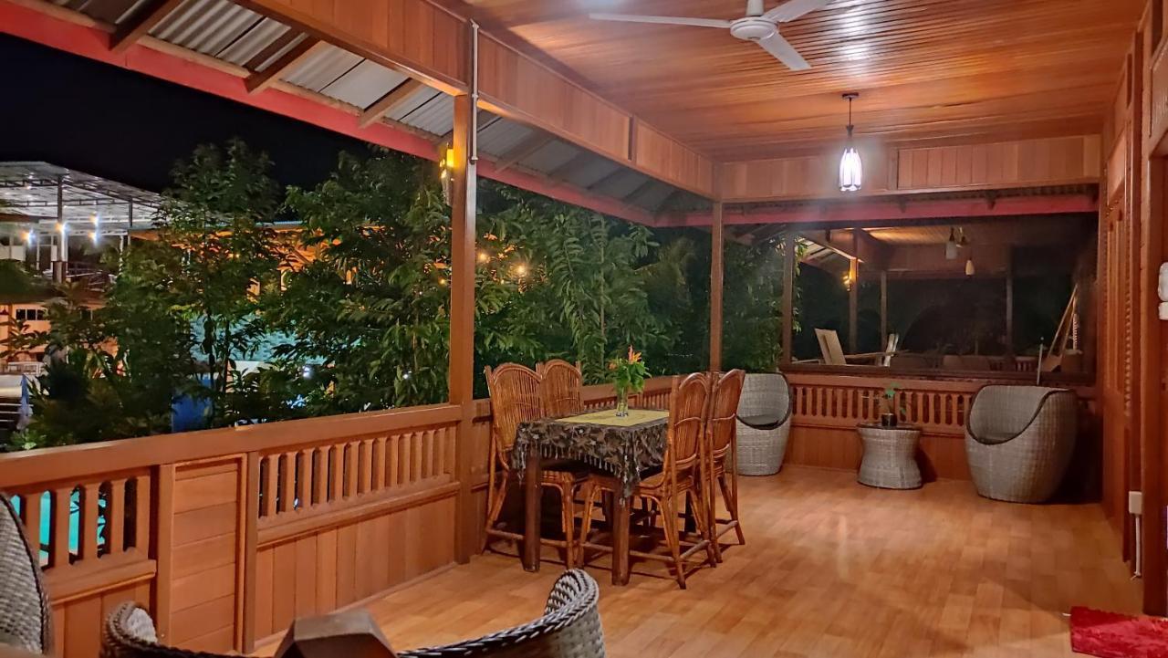 Bunaken Villa Queen'S Dive Manado Esterno foto